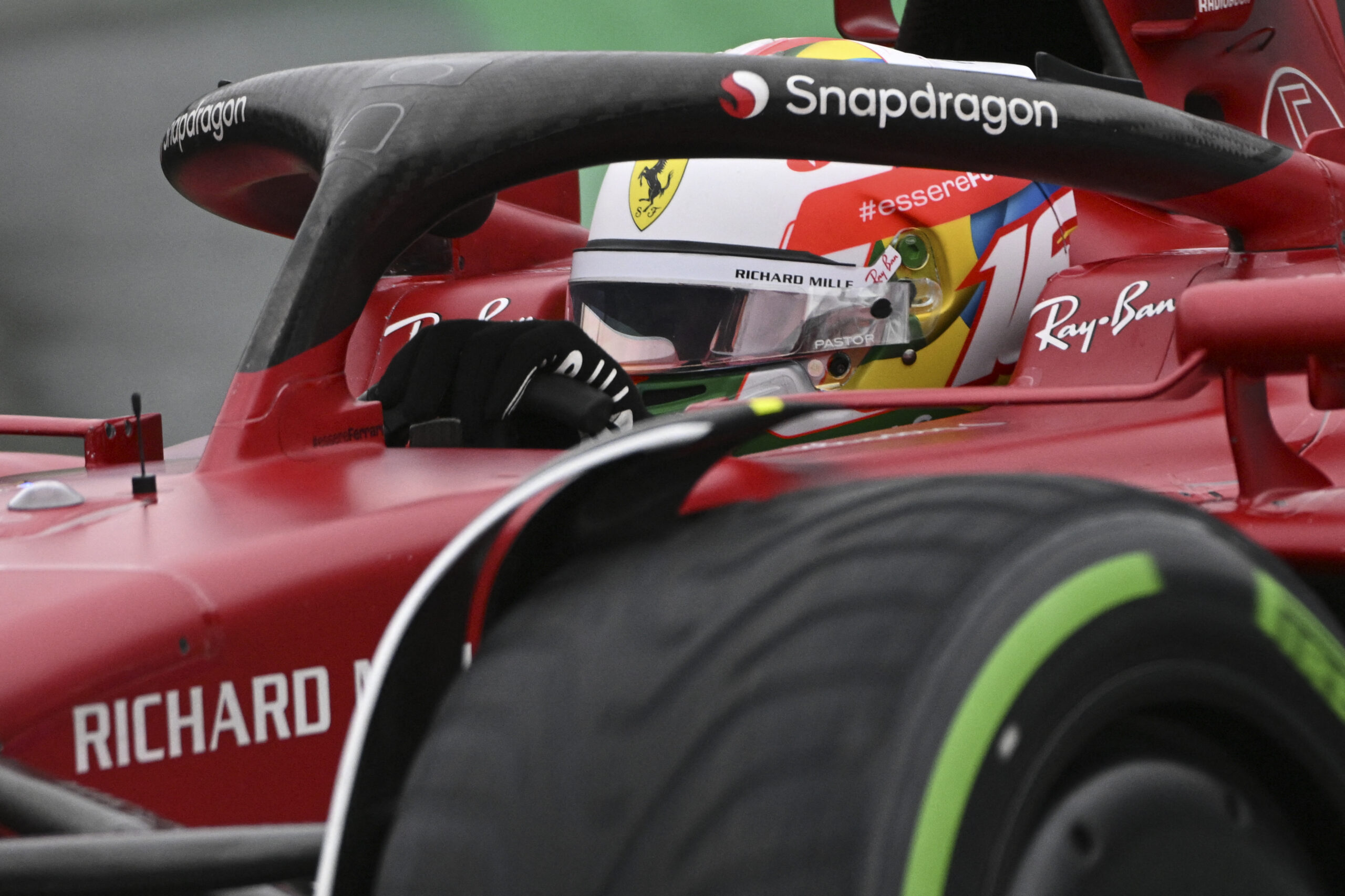 Leclerc se recupera após sexta e lidera TL3 chuvoso na Inglaterra - Notícia  de Fórmula 1 - Grande Prêmio