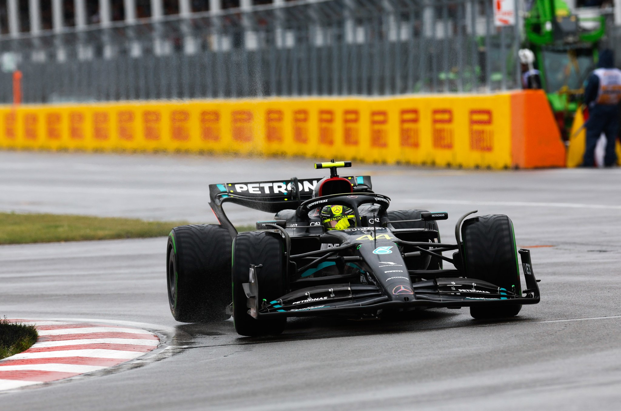 Hamilton sugere controle da F1 sobre carros do ano seguinte para barrar dinastias