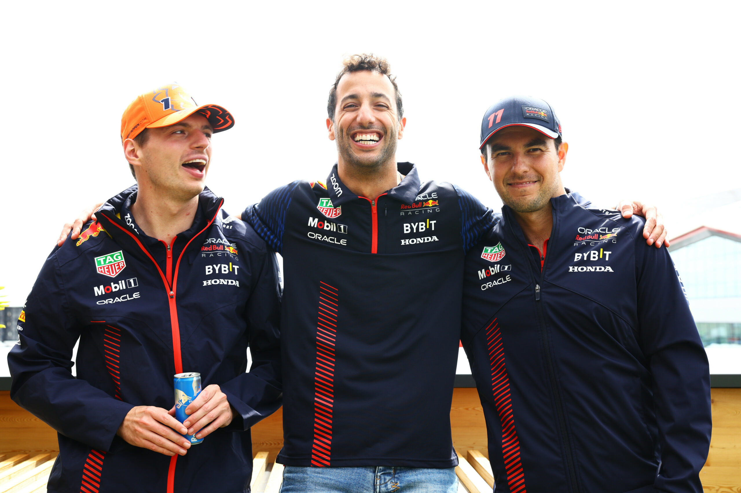 Red Bull afasta ameaça e garante que trocar Pérez por Ricciardo “não está nos planos”