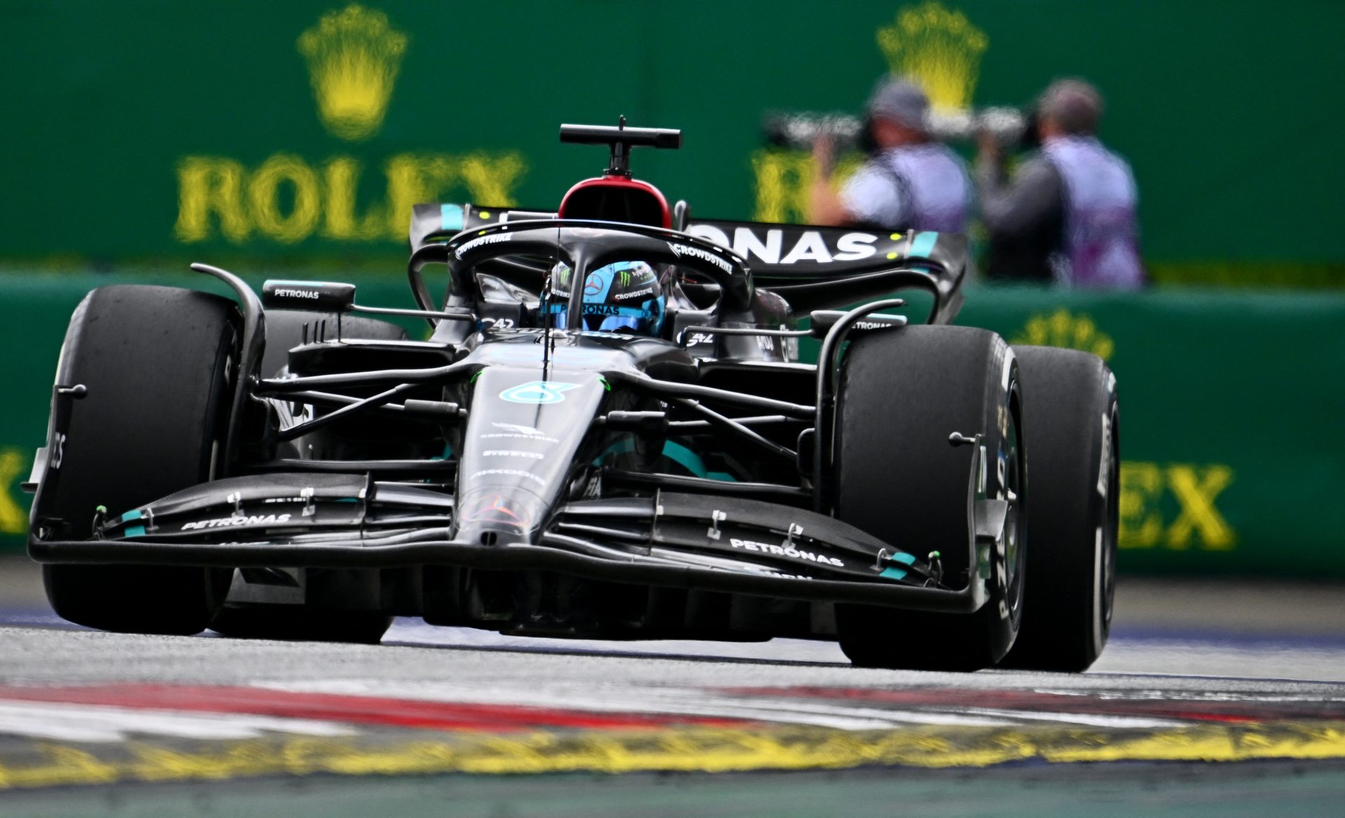 Mercedes prepara resposta e planeja nova asa dianteira para GP da Inglaterra de F1