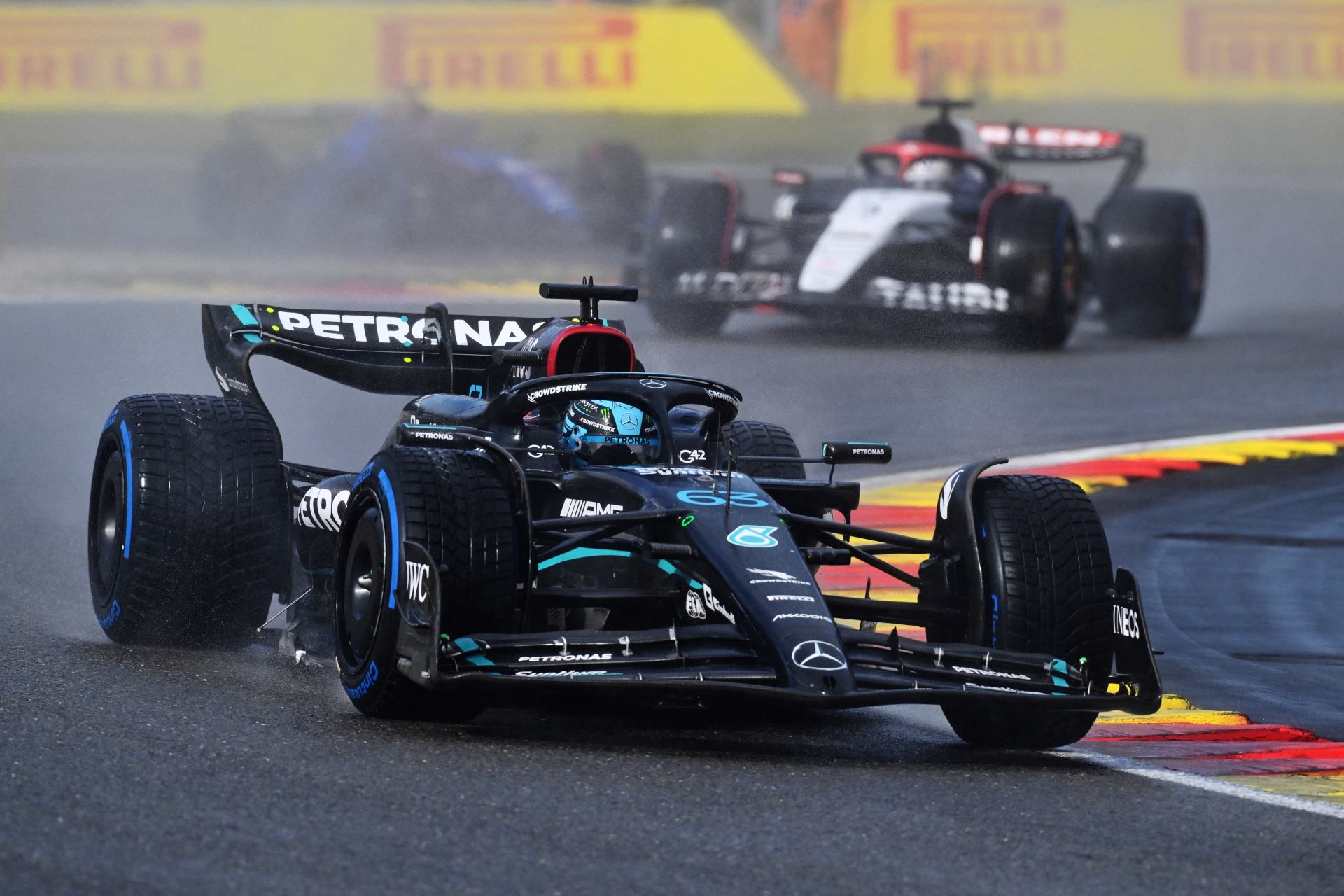 Mercedes explica asa traseira desatualizada de Russell em Spa: “Escolha do piloto”
