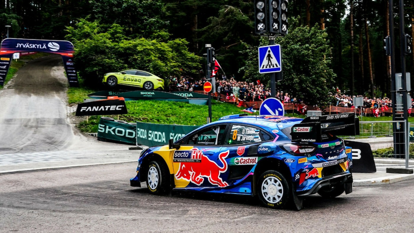 Tänak começa com pé direito e lidera primeiro dia do WRC na Finlândia