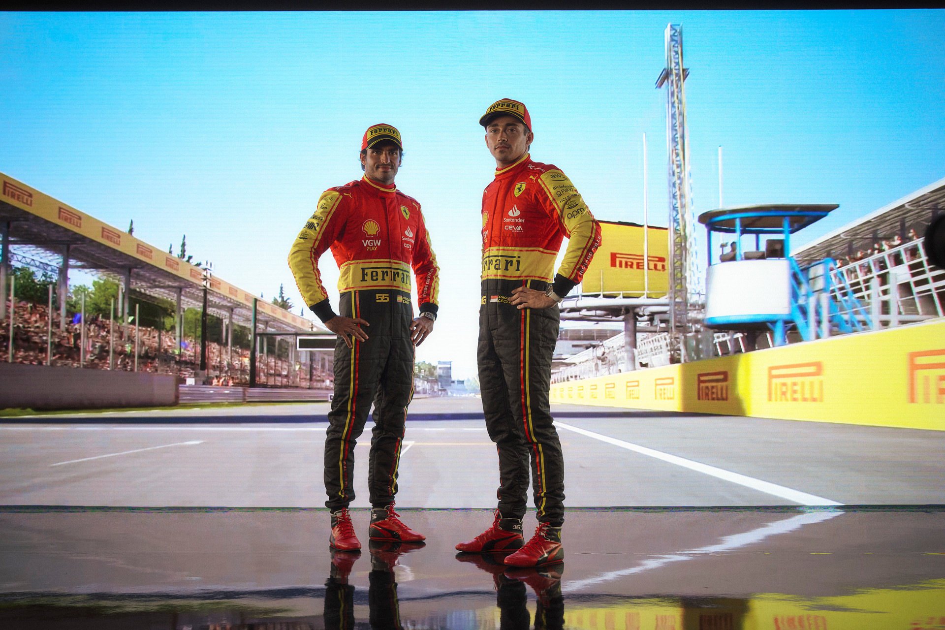 Ferrari anuncia uniforme comemorativo para Leclerc e Sainz no GP da Itália