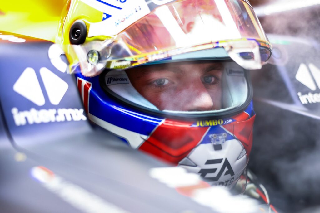 Sainz reafirma força e lidera TL3 em Singapura. Verstappen é 4º